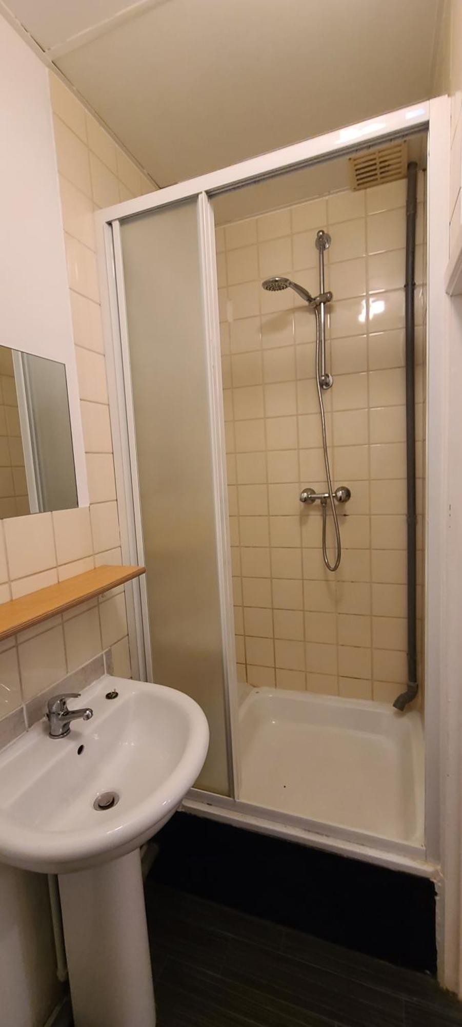 Hebergement Basique Et Fonctionnel Bon Rapport Qualite Prix Apartment Nameche Bagian luar foto