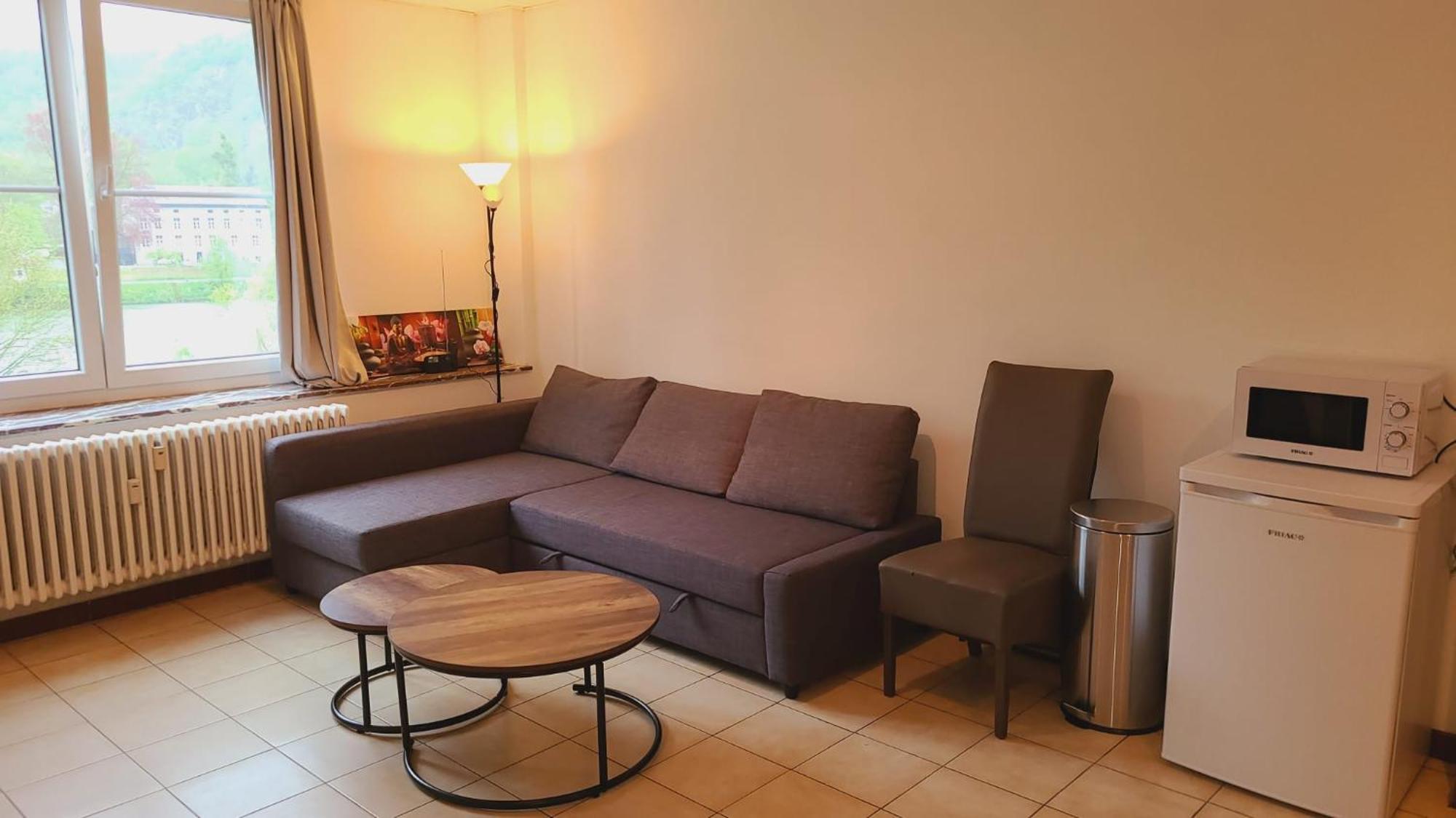 Hebergement Basique Et Fonctionnel Bon Rapport Qualite Prix Apartment Nameche Bagian luar foto
